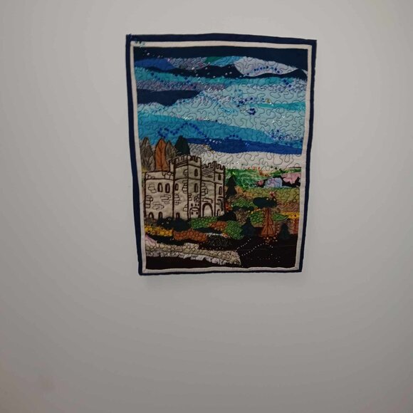 Art Quilt OLD KNIGHT'S CASTLE  Wall Art Quilted Wall Hanging Room Decor 17"x13" - Picture 4 of 4